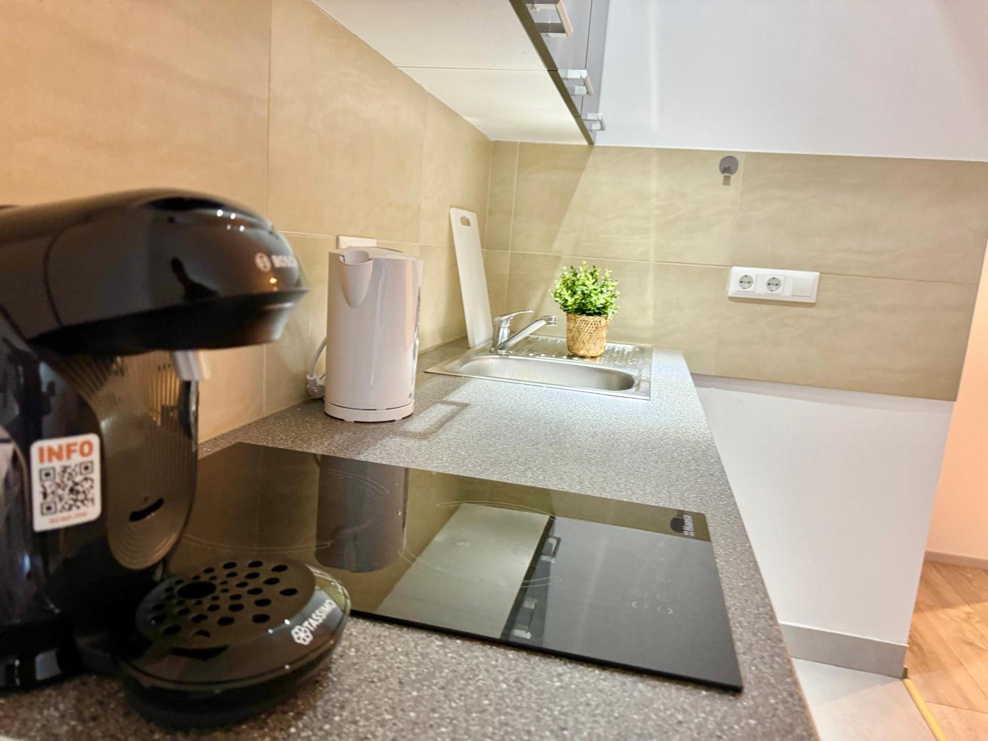 Prime Suites Near Schoenbrunn Castle Vienna Exterior photo